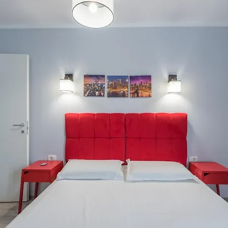 Downtown Apartment *