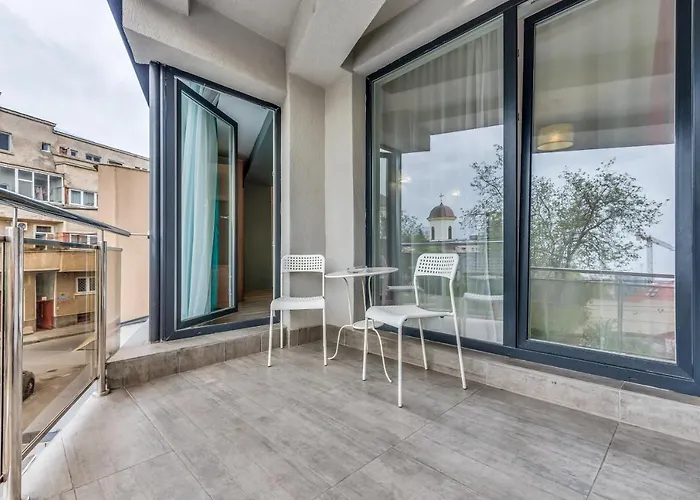 市区住宿旅馆 *